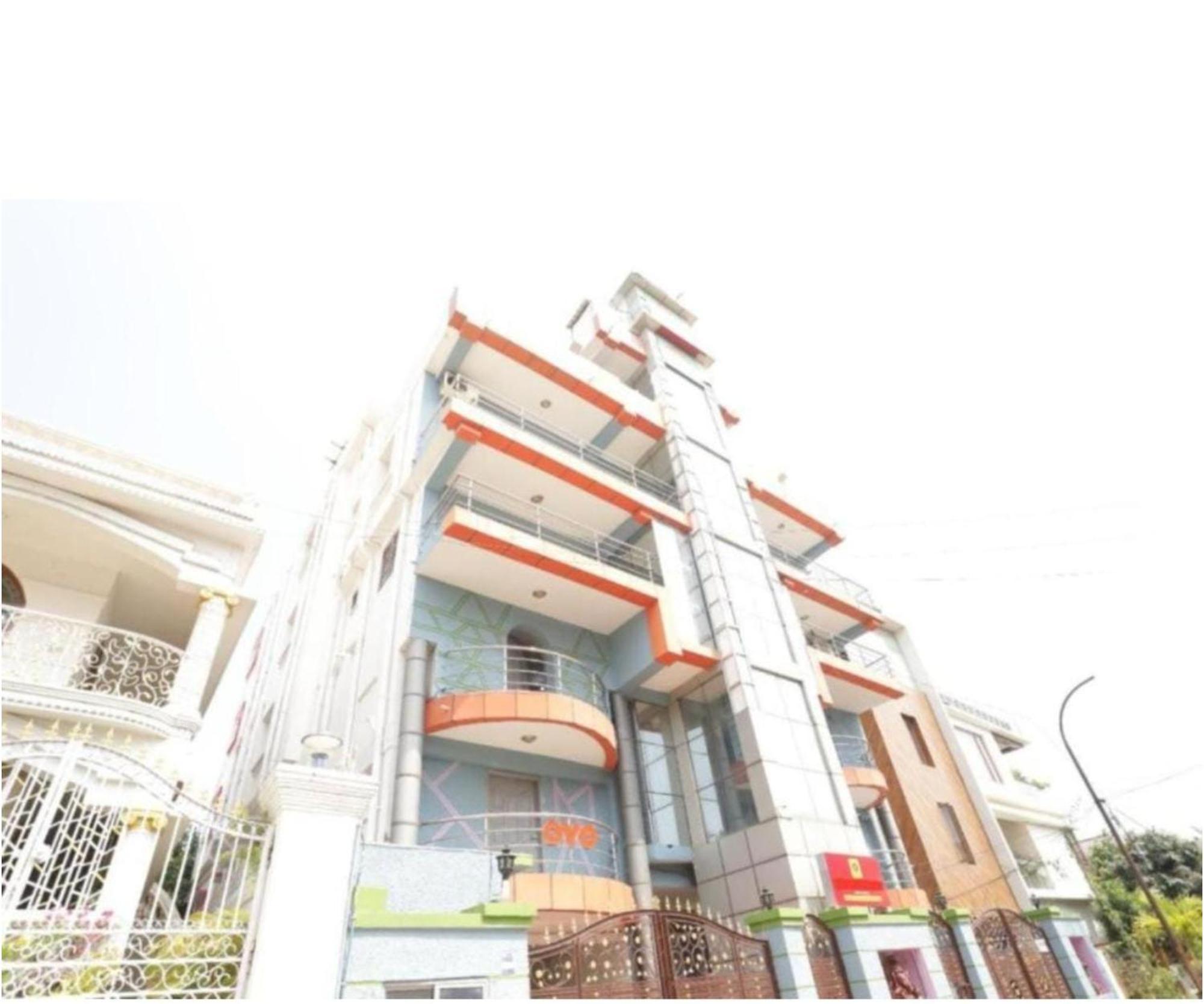 Day S Inn Luxury Stay Near Care Hospital In Budget Friendly Price Best Seller บูบันเนสชวาร์ ภายนอก รูปภาพ
